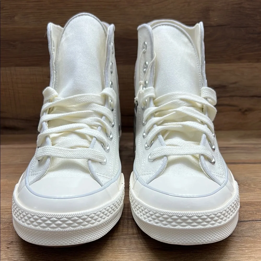 Converse Classic White Canvas High-Tops